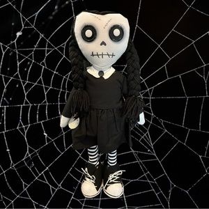 Zombie 🧟‍♀️ Standing Girl Halloween 🎃 👻 Home Decor NWT